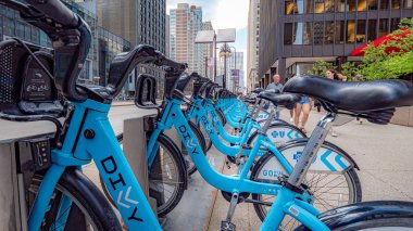 Chicago sokaklarında kiralık bisiklet - Chicago, Illinois - 12 Haziran 2019