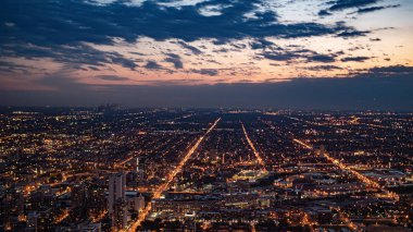 Yukarıdan Chicago şehir ışıkları - Chicago, Illinois - 12 Haziran 2019