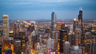 Chicago yukarıdan - akşam inanılmaz hava görünümü - seyahat fotoğrafçılığı