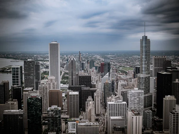 Chicago yukarıdan dramatik bir gökyüzü ile — Stok fotoğraf