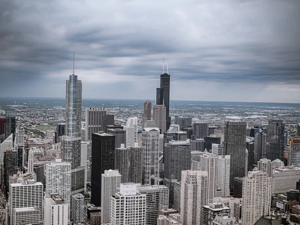 Letecký pohled nad Chicagem v oblačné den — Stock fotografie