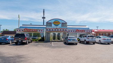Louisville Dennys Amerikan Diner Restoran - Louisville. Abd - 14 Haziran 2019