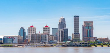 Louisville Silueti - Ashland Park görünümü - Louisville. Abd - 14 Haziran 2019