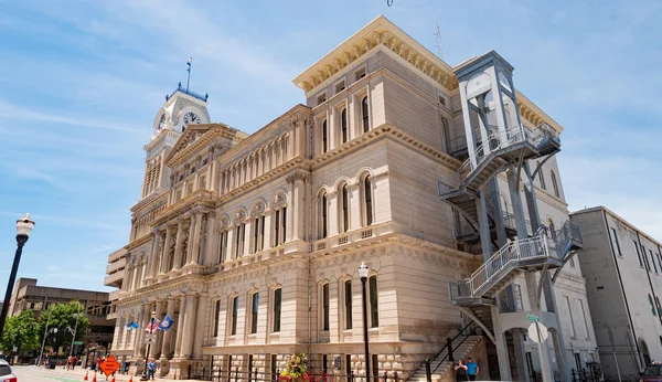 City Hall of Louisville - LOUISVILLE. USA - JUNE 14, 2019 — Stock Photo, Image