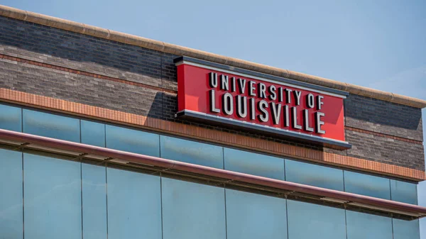 Edificio Universidad de Louisville - LOUISVILLE. Estados Unidos - 14 de junio de 2019 —  Fotos de Stock