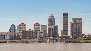 Louisville Silueti - Ashland Park görünümü - Louisville. Abd - 14 Haziran 2019
