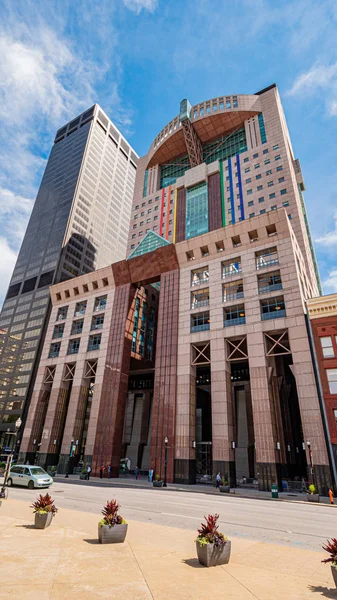 Budova stylu Art Deco-Humana Louisville-Louisville. USA-14. června 2019 — Stock fotografie