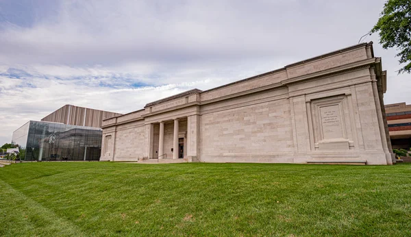The Speed Memorial Museum in Louisville - LOUISVILLE. USA - JUNE 14, 2019 — Stock Photo, Image