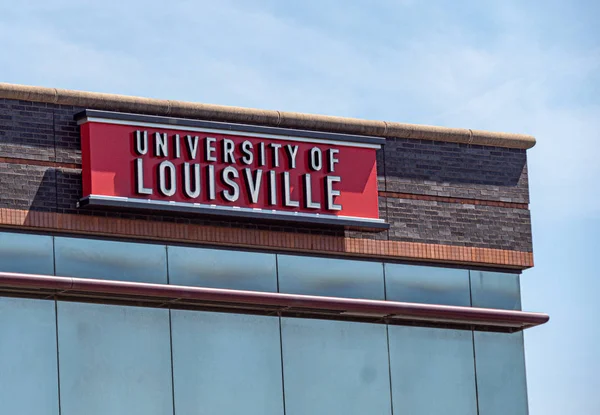 Edificio Universidad de Louisville - LOUISVILLE. Estados Unidos - 14 de junio de 2019 —  Fotos de Stock