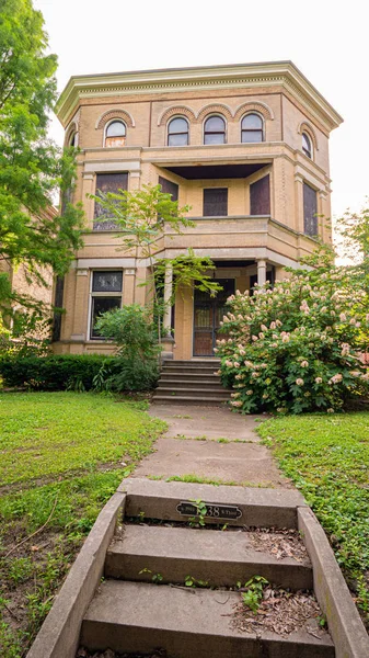 Historic Old Louisville district - LOUISVILLE. USA - JUNE 14, 2019 — Stock Photo, Image