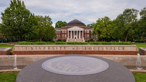 Universidad de Louisville - LOUISVILLE. Estados Unidos - 14 de junio de 2019 —  Fotos de Stock