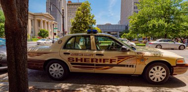 Louisville sokaklarında Şerif Car - Louisville. Abd - 14 Haziran 2019