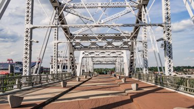 Nashville ünlü dönüm noktası - John Seigenthaler Yaya Köprüsü - Nashville, Tennessee - 15 Haziran 2019