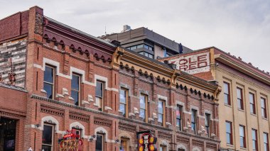 Nashville Broadway tipik tuğla binalar - sokak fotoğrafçılığı
