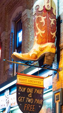 Nashville Broadway'de Boots mağazası - Nashville, Tennessee - 15 Haziran 2019