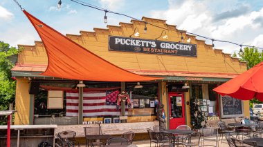 Tennessee'deki Leipers Fork'ta bakkal ve restoran - Leipers Fork, Tennessee - 18 Haziran 2019