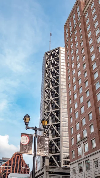 圣路易斯市中心的高层建筑 密苏里州圣路易斯 2019年6月19日 — 图库照片