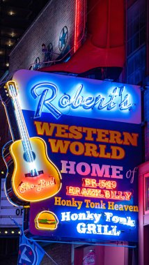 Renkli Nashville Broadway gece - Nashville, Tennessee - 15 Haziran 2019