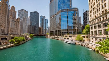 Chicago Nehri güneşli bir günde - Chicago, ABD - 11 Haziran 2019