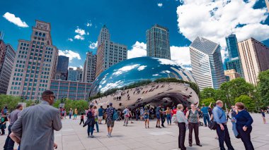 Şikago 'da popüler bir dönüm noktası - Millennium Park Bulut Kapısı - Chicago, ABD - 11 Haziran 2019