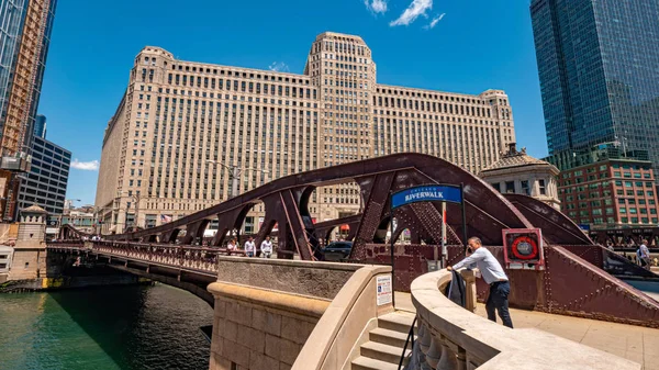 Most přes Chicago River - CHICAGO, USA - 11. června 2019 — Stock fotografie