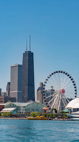 Lugar popular em Chicago - Navy Pier - CHICAGO, USA - JUNHO 11, 2019 — Fotografia de Stock