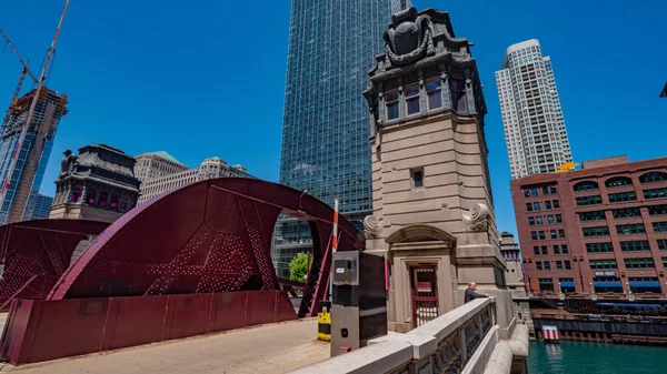 Los puentes sobre el río Chicago - CHICAGO, Estados Unidos - 11 de junio de 2019 —  Fotos de Stock