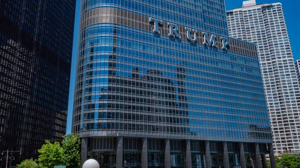 Trump Tower and Hotel a Chicago - CHICAGO, USA - 11 GIUGNO 2019 — Foto Stock