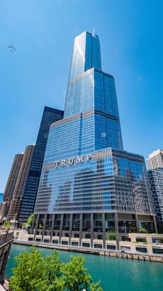 Trump Tower and Hotel in Chicago - CHICAGO, ΗΠΑ - 11 Ιουνίου 2019 — Φωτογραφία Αρχείου