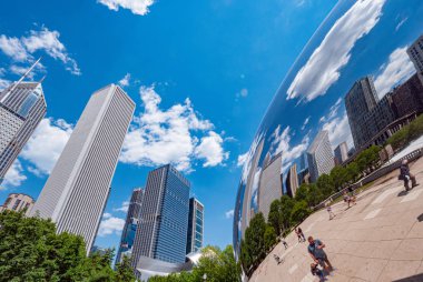 Chicago 'daki Millennium Park' taki Meşhur Bulut Kapısı - Chicago, ABD - 11 Haziran 2019