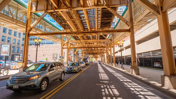 Construcción en acero de las vías del metro en las calles de Chicago - CHICAGO, Estados Unidos - 11 de junio de 2019 — Foto de Stock