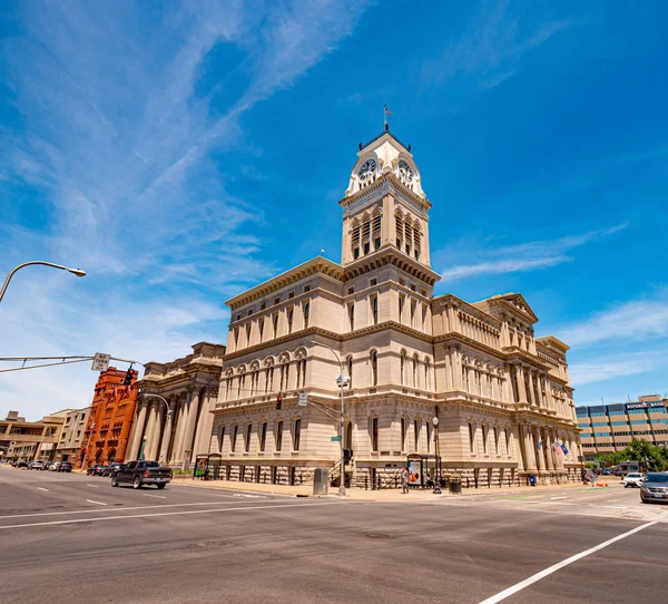 Louisville City Hall building - LOUISVILLE, USA - JUNE 14, 2019 — Stock Photo, Image