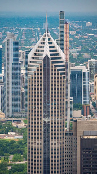 Los edificios de gran altura de Chicago desde arriba - CHICAGO, Estados Unidos - 11 de junio de 2019 —  Fotos de Stock