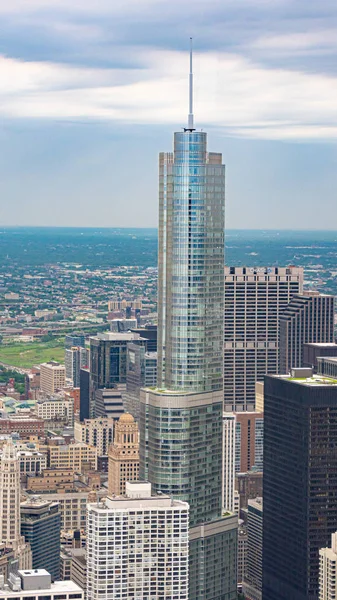 Вежа Трампа в Чикаго з видом на море-Чикаго, США-11 червня 2019 — стокове фото