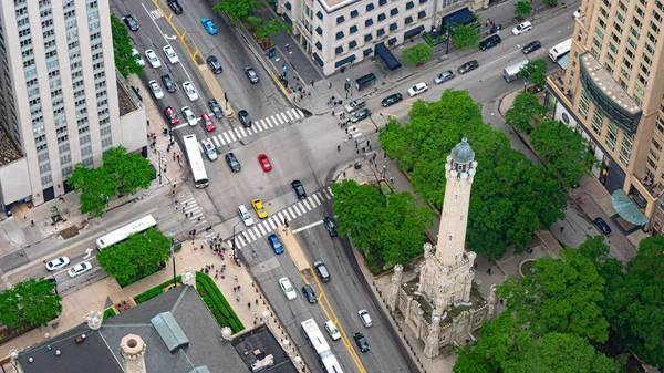 Attraversamento stradale a Chicago dall'alto - CHICAGO, USA - 11 GIUGNO 2019 — Foto Stock
