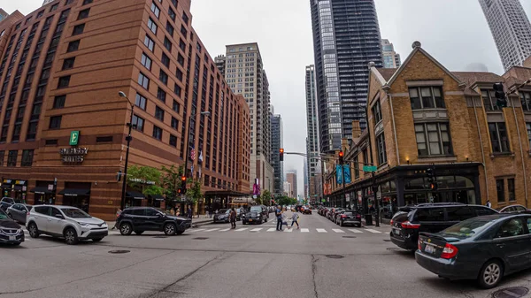 Street Canyon in Chicago-Chicago, Verenigde Staten-10 juni 2019 — Stockfoto