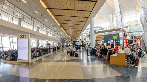 Portões no Terminal do Aeroporto de Dallas DWF - DALLAS, EUA - JUNHO 20, 2019 — Fotografia de Stock