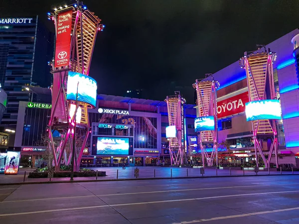 Microsoft Plaza en Staples Center Los Angeles - LOS ÁNGELES, Estados Unidos - 18 DE MARZO DE 2019 — Foto de Stock