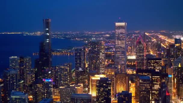 Chicago z nadúžasného leteckého pohledu v noci — Stock video
