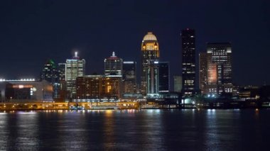 Gece Louisville Silueti