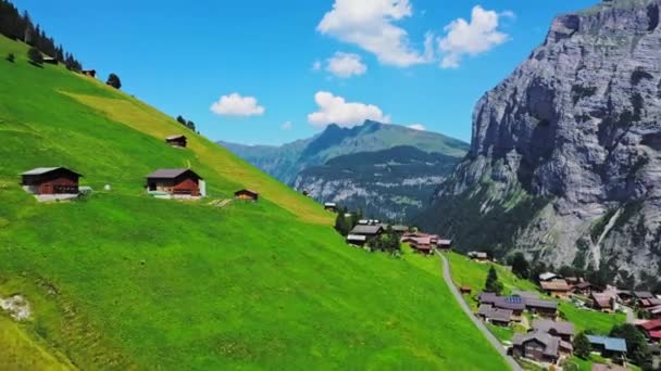 Het Bergdorp Gimmelwald Zwitserse Alpen Aerial Timelapse Schot — Stockvideo