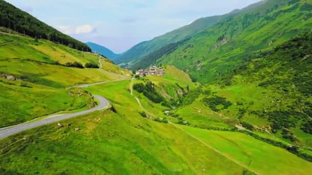 Швейцарские Альпы сверху - прекрасная природа Швейцарии — стоковое видео