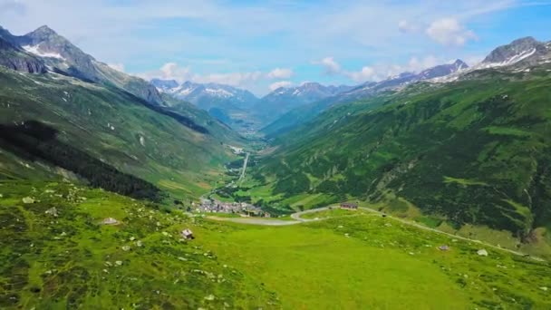 Nádherná krajina švýcarských Alp-vzdušných letů — Stock video