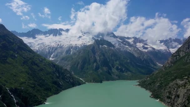 スイスのアルプス スイスの風景の上を飛行 — ストック動画