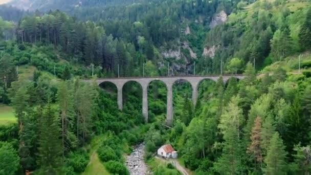 Beroemd Viaduct Zwitserland Het Dorp Filisur — Stockvideo