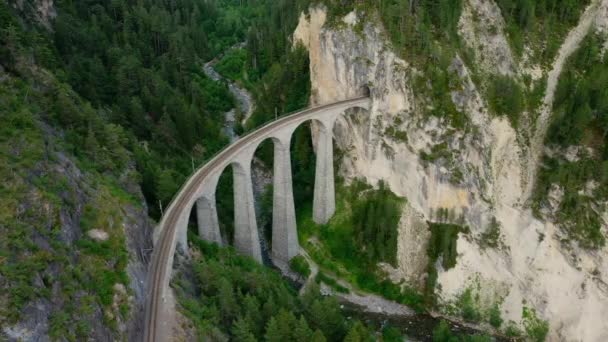 Berühmtes Viadukt Der Schweiz Dorf Filisur — Stockvideo