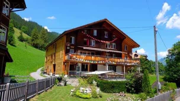 Typische Zwitserse Huisjes Schuren Alpen Van Zwitserland Alpen Van Zwitserland — Stockvideo