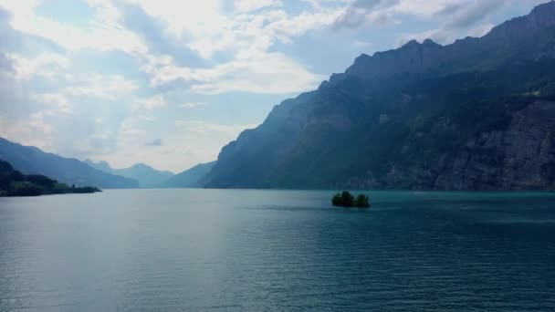 Sviçre Deki Walensee Gölü Üzerinde Uçuş — Stok video