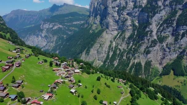 Pequeño Pueblo Gimmelwald Las Montañas Suizas Suiza Desde Arriba — Vídeos de Stock