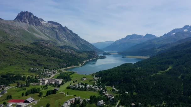 Utsikt Över Maloja Och Sjön Sils Schweiziska Alperna Schweiz Ovanifrån — Stockvideo